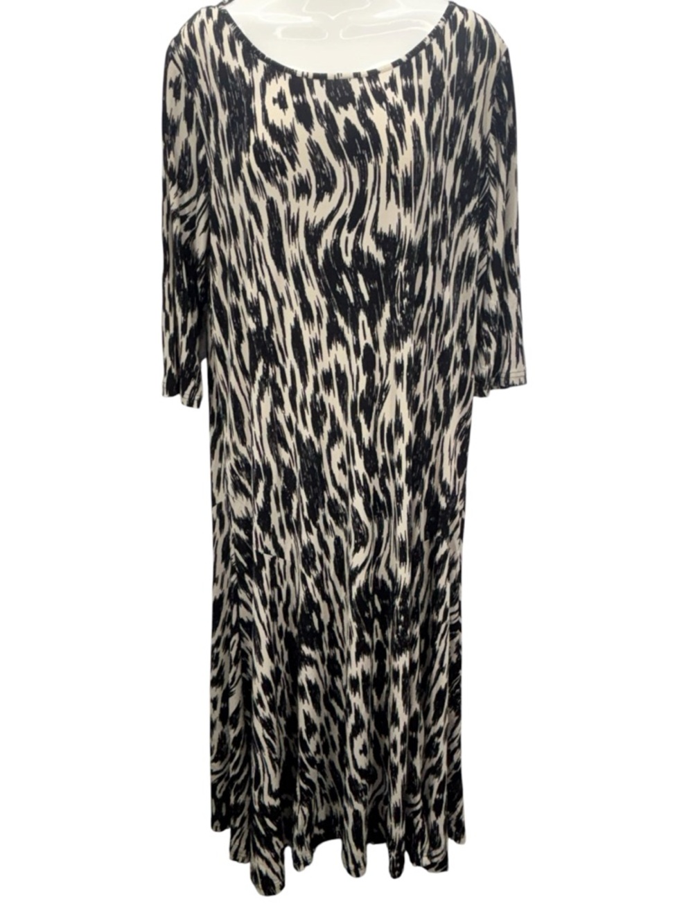 Nina Leonard 1X Knit Dress B&W Abstract Below Knee Long Sleeve Modest Chic